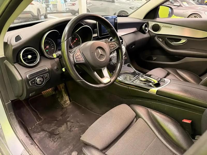 Käytetty Mercedes C220 Avantgarde 170 HP (125 kW) 2015 Hopea / harmaa Farmari