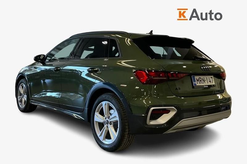 Käytetty Audi A3 e-tron Advanced 204 HP (150 kW) 2025 Met. vihreä Viistoperä