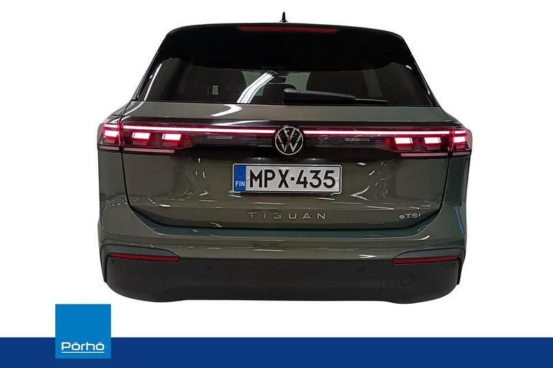 Käytetty VW Tiguan Comfortline 131 HP (96 kW) 2024 Vihreä Katumaasturi