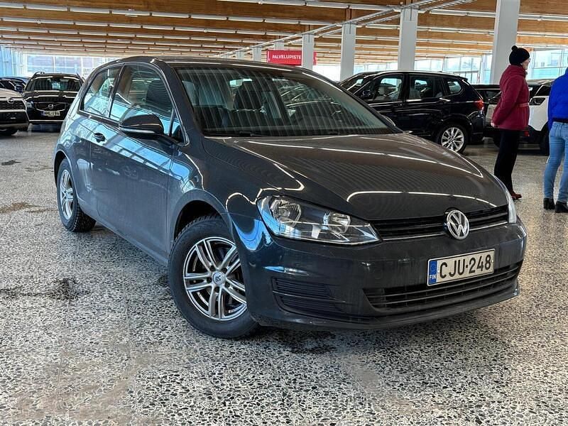 Käytetty VW Golf VII Comfortline 122 HP (89 kW) 2015 Harmaa Viistoperä