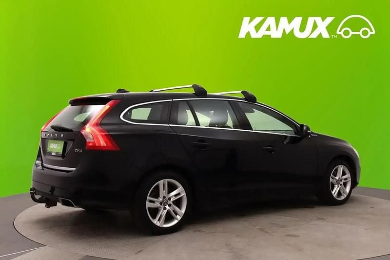 Käytetty Volvo V60 220 HP (161 kW) 2018 Musta Farmari
