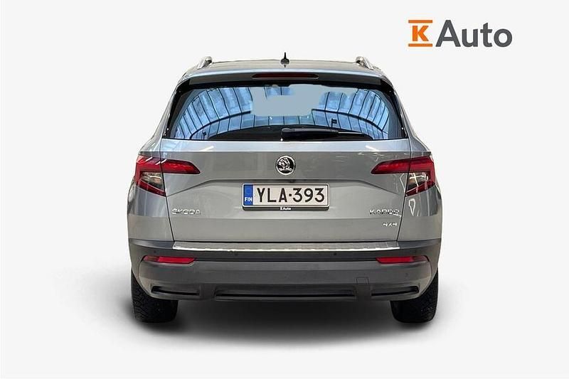 Käytetty Skoda Karoq Exclusive 150 HP (110 kW) 2019 Harmaa Katumaasturi