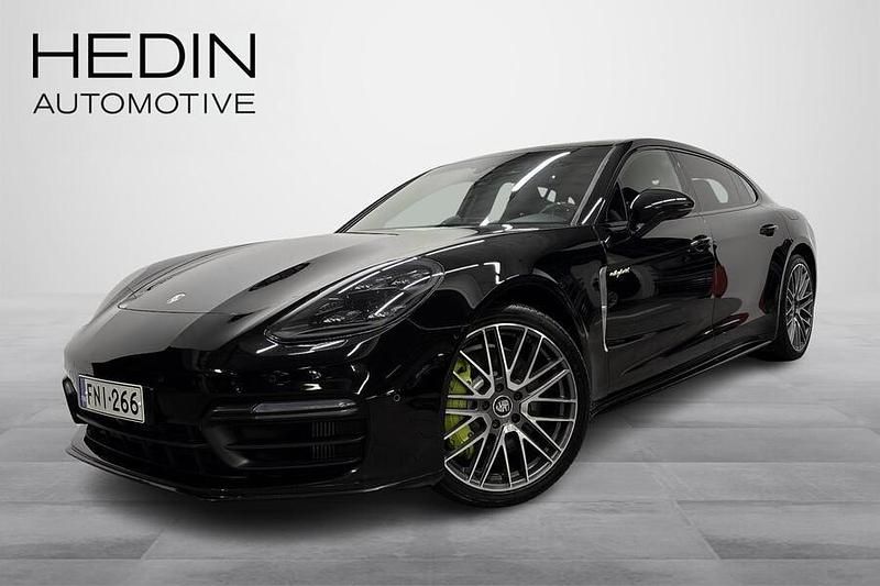 Musta Käytetty 2018 Porsche Panamera 4 Executive Sedan | 56 900 € - Kuva 1/4