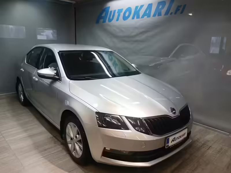 Valkoinen Käytetty 2017 Skoda Octavia Ambition Farmari | 15 900 € (Supertarjous) - Kuva 1/4
