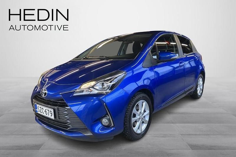 Käytetty Toyota Yaris Multidrive S 112 HP (82 kW) 2020 Sininen Viistoperä