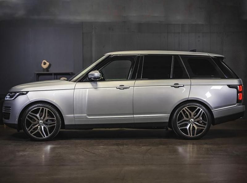 Käytetty Land Rover Range Rover Vogue 301 HP (221 kW) 2019 Katumaasturi