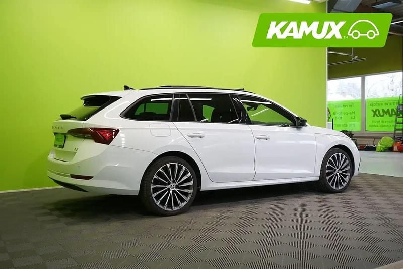 Käytetty Skoda Octavia Style 204 HP (150 kW) 2021 Valkoinen Farmari