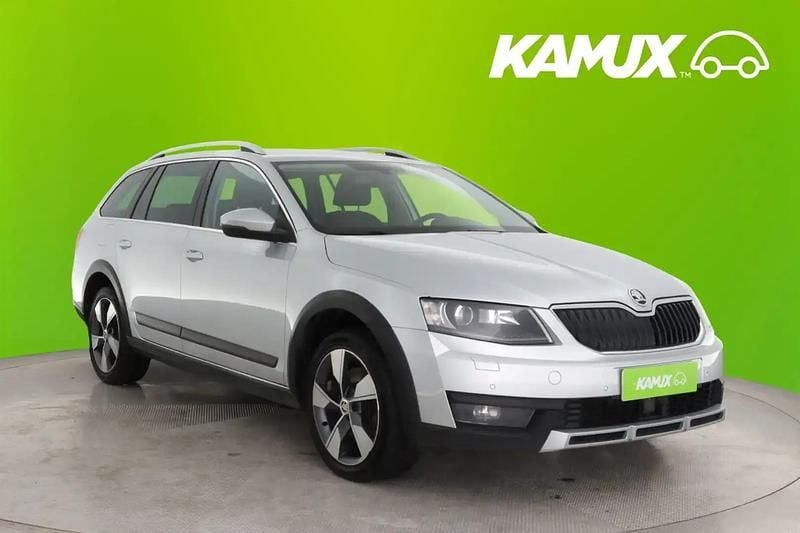 Käytetty Skoda Octavia 184 HP (135 kW) 2016 Hopea / harmaa Farmari