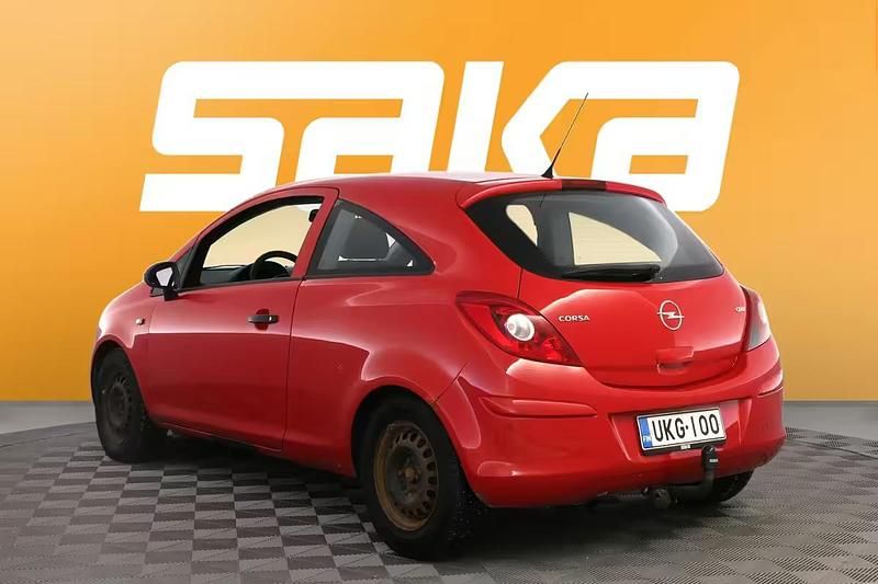 Käytetty Opel Corsa 75 HP (55 kW) 2011 Viistoperä