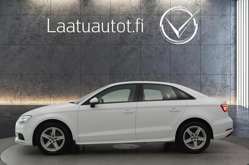 Käytetty Audi A3 Business 116 HP (85 kW) 2018 Sedan
