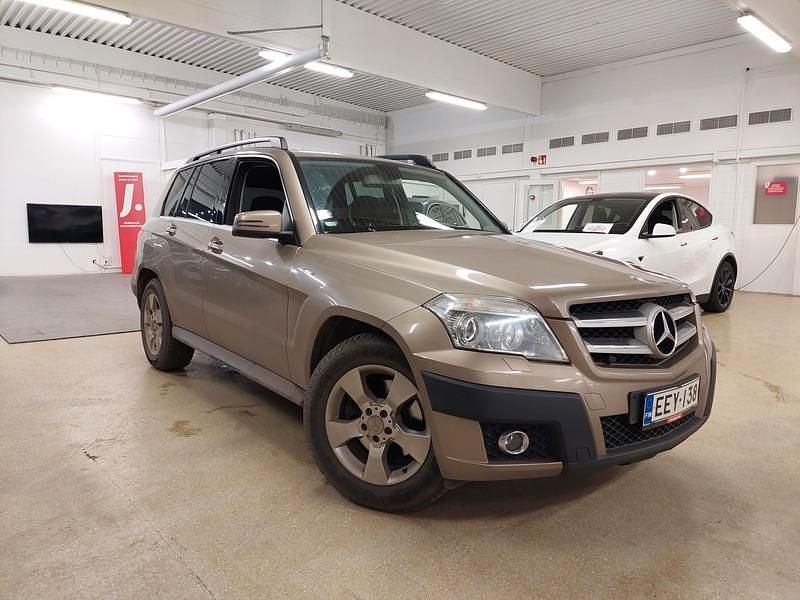 Käytetty 2009 Mercedes GLK220 Business Katumaasturi | 8 880 € (Kallis) - Kuva 1/4