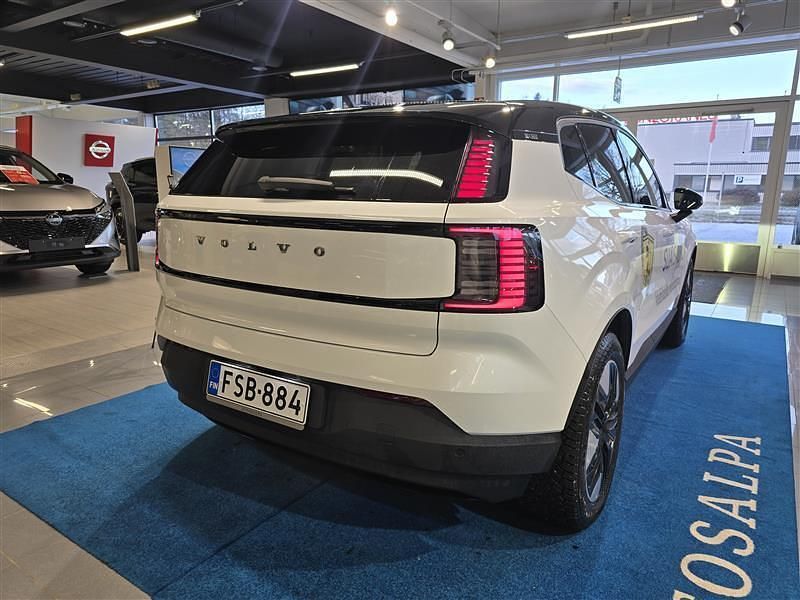 Käytetty Volvo EX30 Plus 200 kW (272 HP) 2024 Katumaasturi