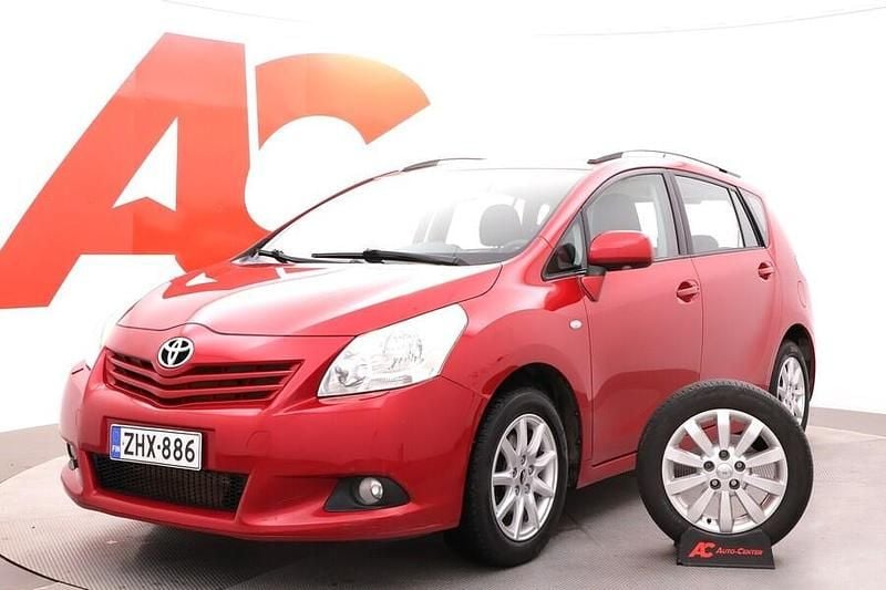 Käytetty Toyota Verso Sol 132 HP (97 kW) 2010 Punainen Tila-auto