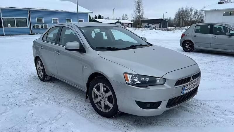 Käytetty Mitsubishi Lancer Invite 117 HP (86 kW) 2012 Harmaa Sedan