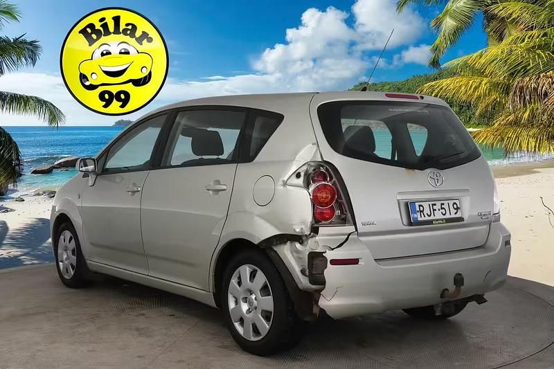 Käytetty Toyota Corolla Verso 129 HP (94 kW) 2005 Tila-auto