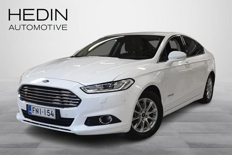 Valkoinen Käytetty 2018 Ford Mondeo Titanium Sedan | 14 400 € (Perustarjous) - Kuva 1/3