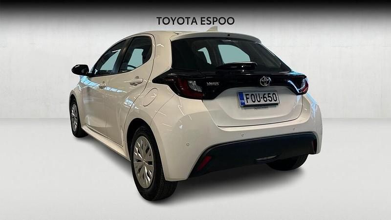 Käytetty Toyota Yaris Life 72 HP (52 kW) 2021 Valkoinen Viistoperä