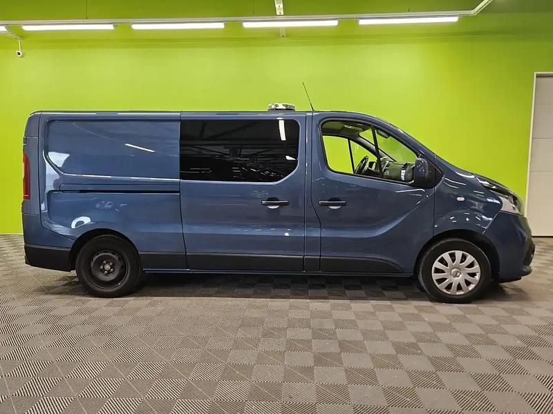 Käytetty Nissan NV300 125 HP (91 kW) 2019 Sininien Van