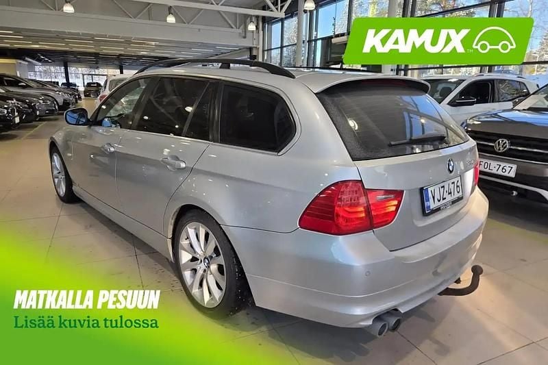 Käytetty BMW 330 245 HP (180 kW) 2010 Hopea / harmaa Farmari