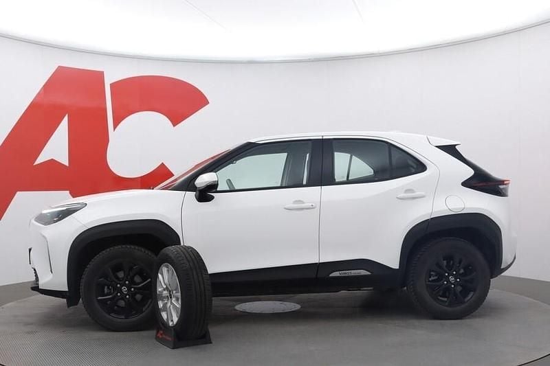 Käytetty Toyota Yaris Cross Active 116 HP (85 kW) 2022 Valkoinen Katumaasturi