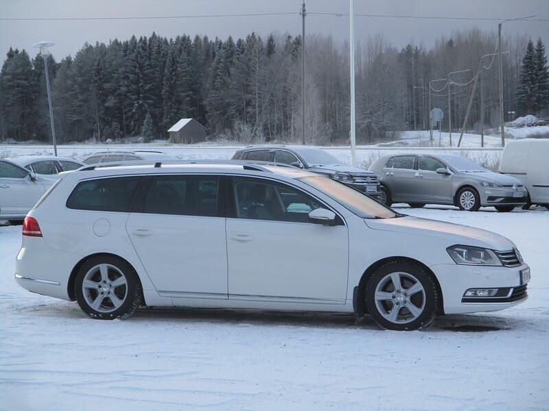 Valkoinen Käytetty 2012 VW Passat GT Farmari | 5 900 € (Perustarjous) - Kuva 1/4