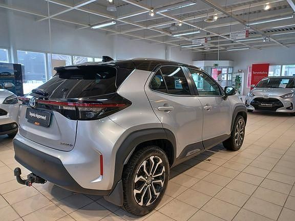 Käytetty Toyota Yaris Cross Business Edition 114 HP (83 kW) 2022 Hopea Katumaasturi