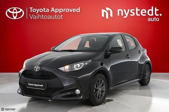 Musta Käytetty 2024 Toyota Yaris Viistoperä | 20 900 € (Perustarjous) - Kuva 1/3