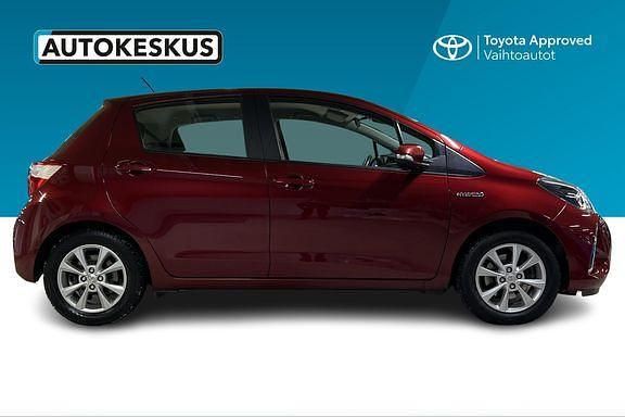 Käytetty Toyota Yaris Active 72 HP (52 kW) 2018 Punainen Viistoperä