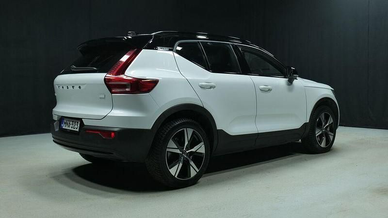 Käytetty Volvo XC40 Ultimate 169 kW (231 HP) 2023 Valkoinen Katumaasturi