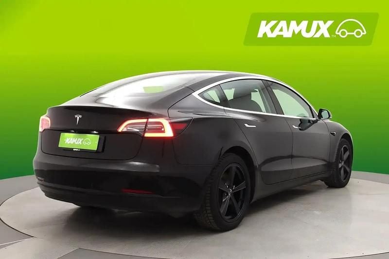 Käytetty Tesla Model 3 Standard Range Plus 239 kW (325 HP) 2020 Musta Sedan