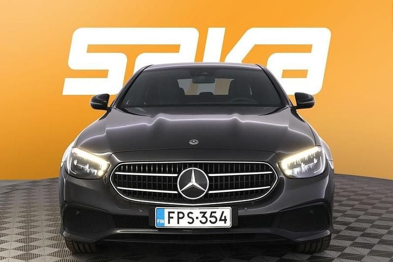 Käytetty Mercedes E300 Avantgarde 320 HP (235 kW) 2021 Sedan
