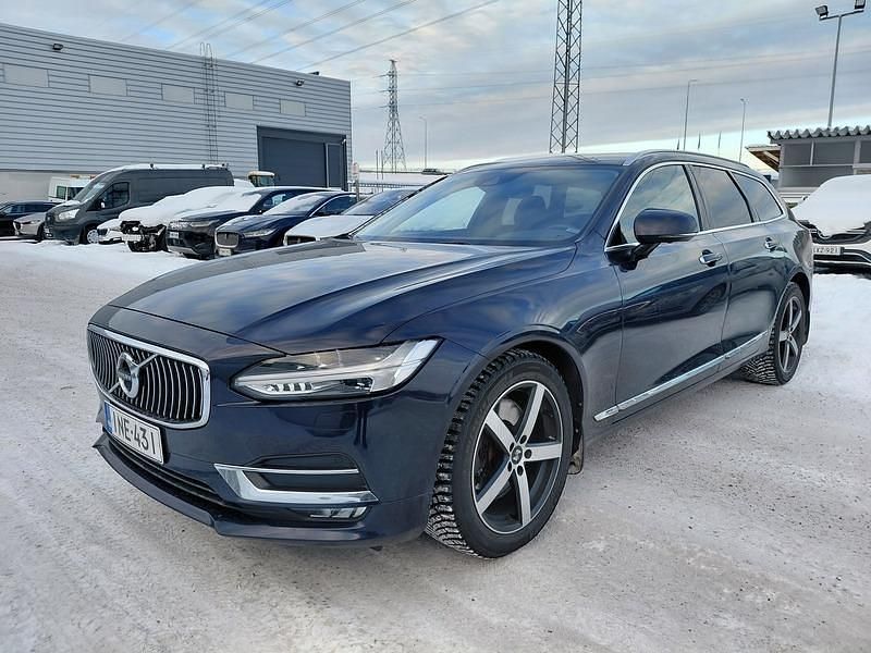 Käytetty Volvo V90 Inscription 235 HP (172 kW) 2016 Sininen Farmari