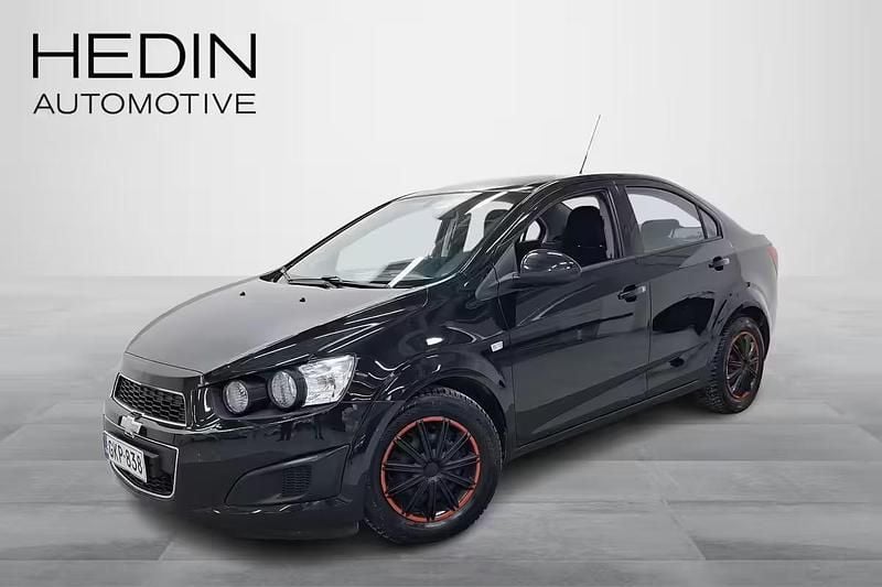 Käytetty Chevrolet Aveo LT 101 HP (74 kW) 2013 Musta Sedan