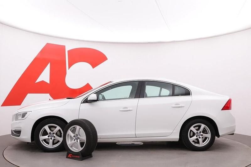 Käytetty Volvo S60 Business Edition 150 HP (110 kW) 2015 Valkoinen Sedan