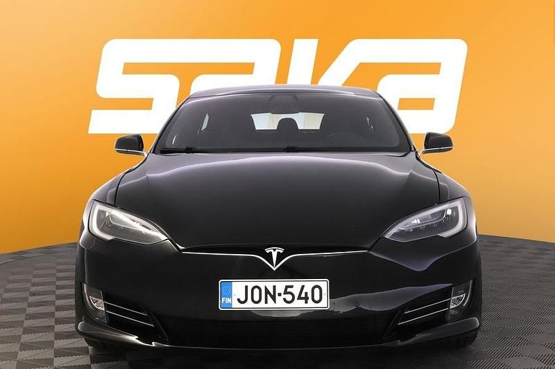 Käytetty Tesla Model S 244 kW (332 HP) 2018 Viistoperä