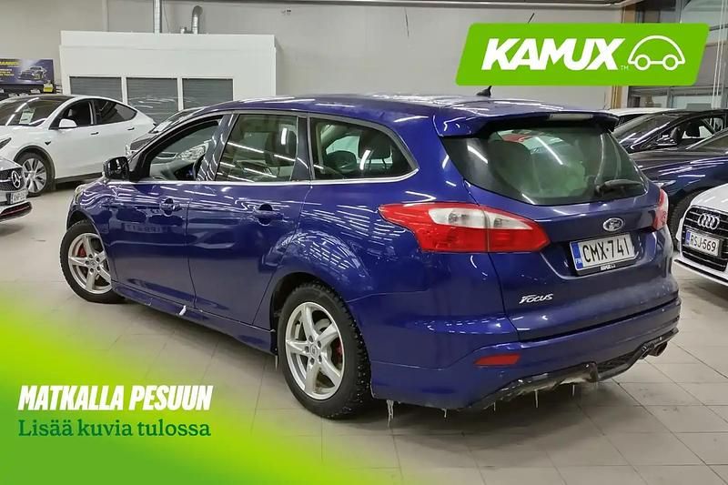 Käytetty Ford Focus Titanium 150 HP (110 kW) 2014 Sininen Viistoperä
