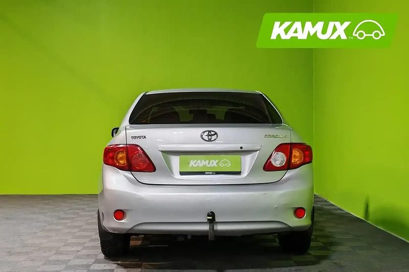 Käytetty Toyota Corolla Sol 124 HP (91 kW) 2008 Hopea / harmaa Sedan