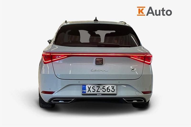 Käytetty Seat Leon FR 150 HP (110 kW) 2021 Valkoinen Farmari