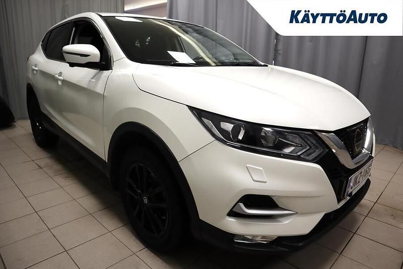 Käytetty Nissan Qashqai N-Connecta 116 HP (85 kW) 2018 Pearl white Katumaasturi