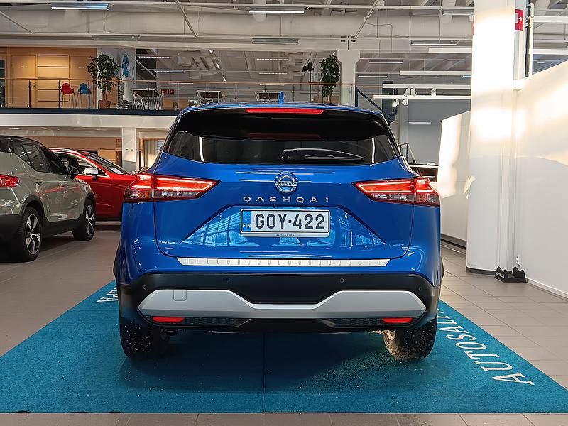 Käytetty Nissan Qashqai N-Connecta 158 HP (116 kW) 2022 Sininen Katumaasturi