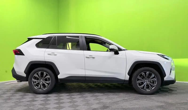 Käytetty Toyota RAV4 Hybrid 178 HP (130 kW) 2022 Valkoinen Katumaasturi