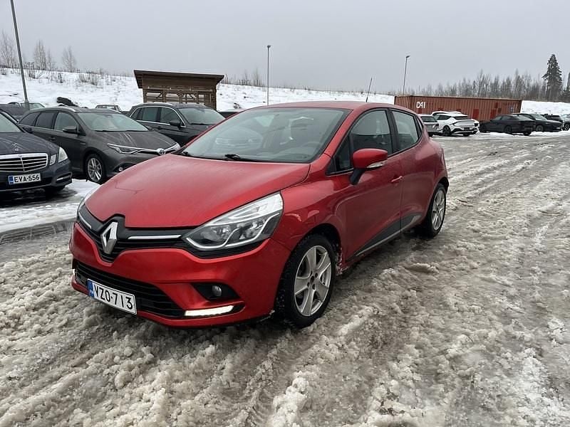 Käytetty Renault Clio IV Zen 90 HP (66 kW) 2018 Viistoperä