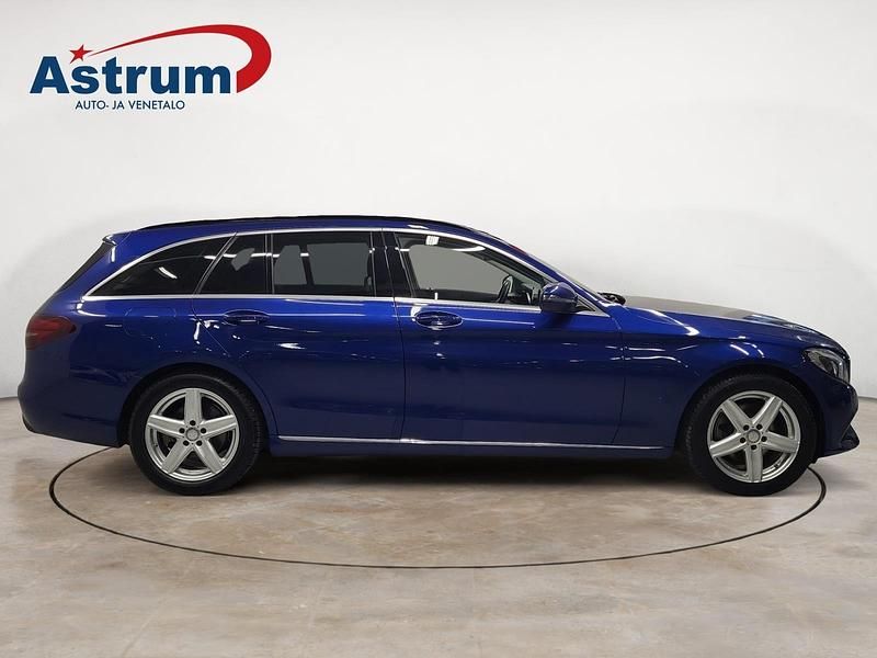 Käytetty Mercedes C220 Premium 170 HP (125 kW) 2015 Sininen Farmari