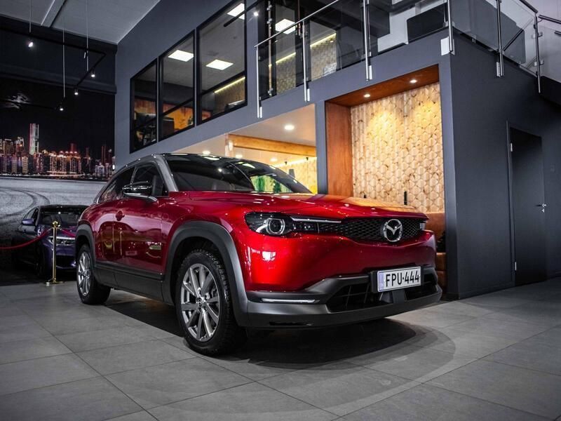 Punainen Käytetty 2020 Mazda MX30 Edition Katumaasturi | 14 990 € - Kuva 1/4