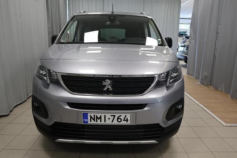 Käytetty Peugeot e-Rifter Allure 100 kW (136 HP) 2022 Harmaa Tila-auto