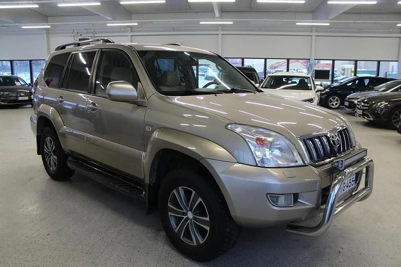 Käytetty Toyota Land Cruiser Luxury 163 HP (119 kW) 2004 Keltainen Van