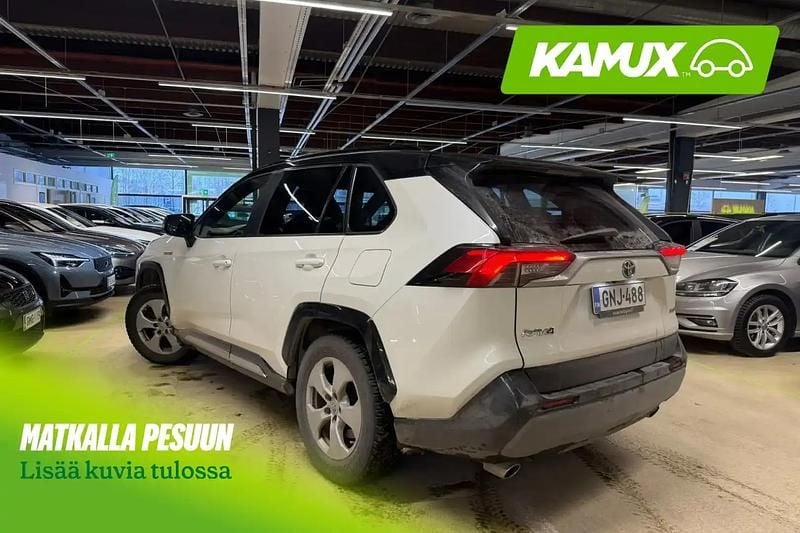 Käytetty Toyota RAV4 Hybrid Style 178 HP (130 kW) 2019 Valkoinen Katumaasturi