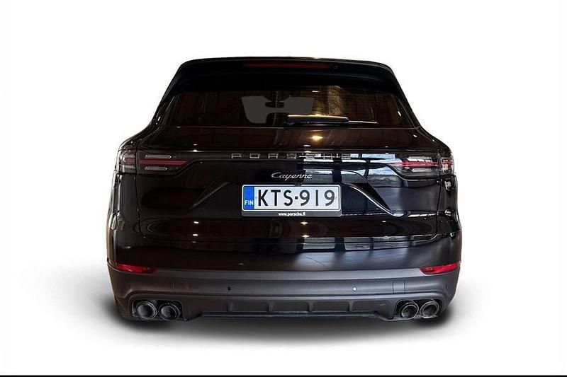 Käytetty Porsche Cayenne 462 HP (339 kW) 2020 Musta Katumaasturi