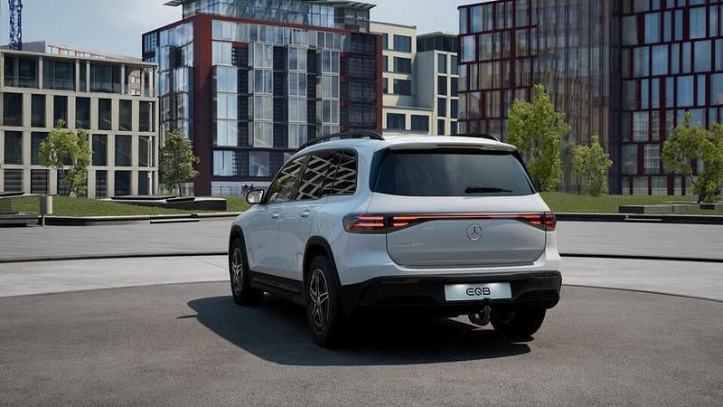 Käytetty Mercedes EQB300 Advanced Plus 167 kW (228 HP) 2024 Katumaasturi