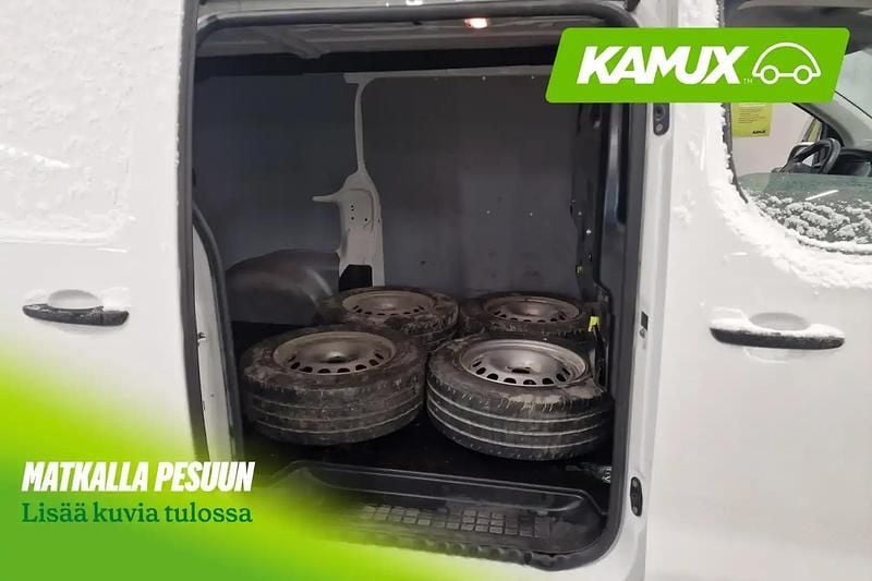 Käytetty Opel Vivaro Comfort 144 HP (105 kW) 2022 Valkoinen Tila-auto